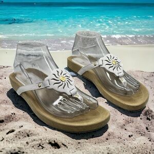 Margaritaville White Sunrays Leather Thong/Flip Flop
